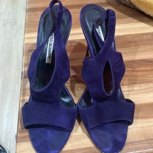 MOVING SALE 🔥🔥GUC Purple Suede Manolo Heels